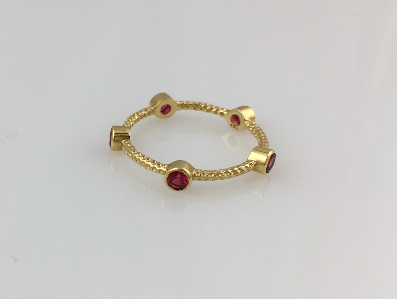 18K Ring 0.4ct Pink Spinel Twist