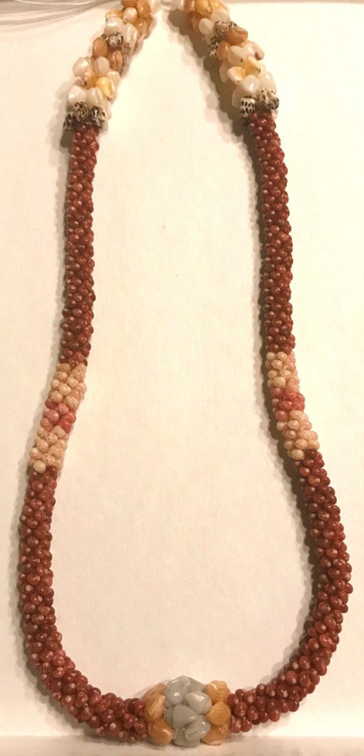 Poepoe Lei with Momi Accents