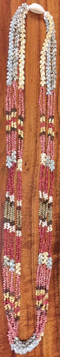 Poepoe Wili Lei with Momi Accents