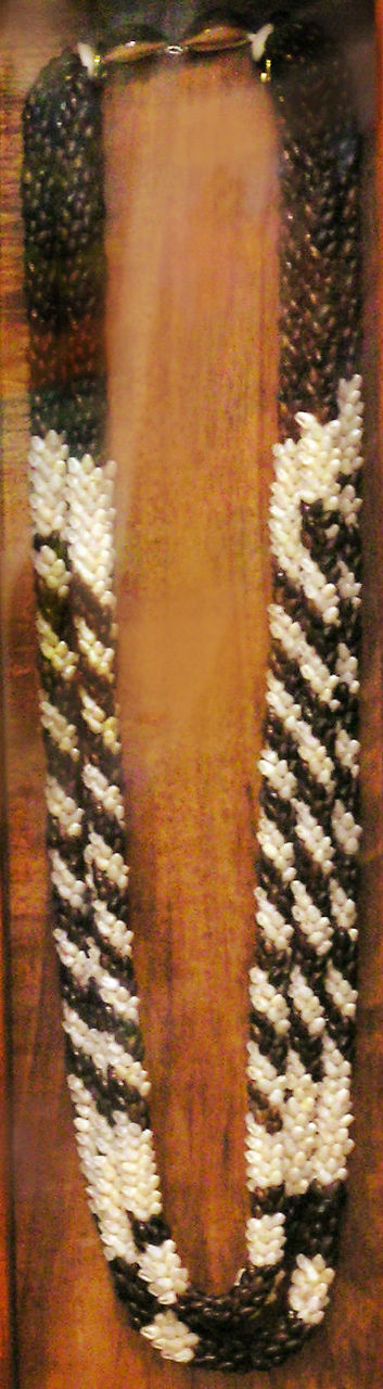 Museum Quality 3 Strand Poleho Kipona