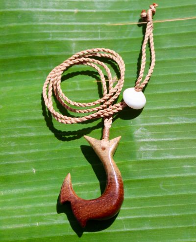 https://www.mauihands.com/wp-content/uploads/2020/06/fish-hook-necklace-sam832-400x492.jpg