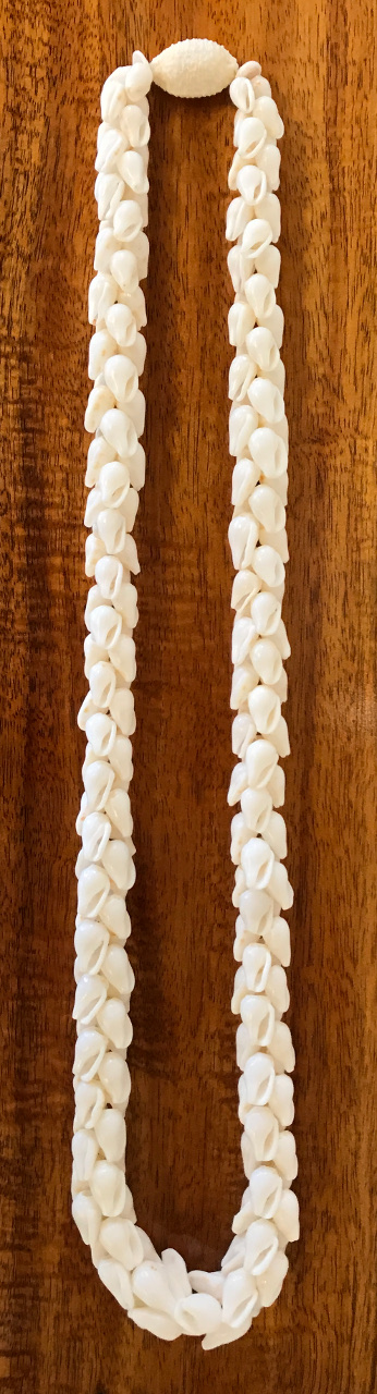 Ni'ihau Lei, 36" 'Ālīlea. Crafted by master artisan Kaleialoha Roback.