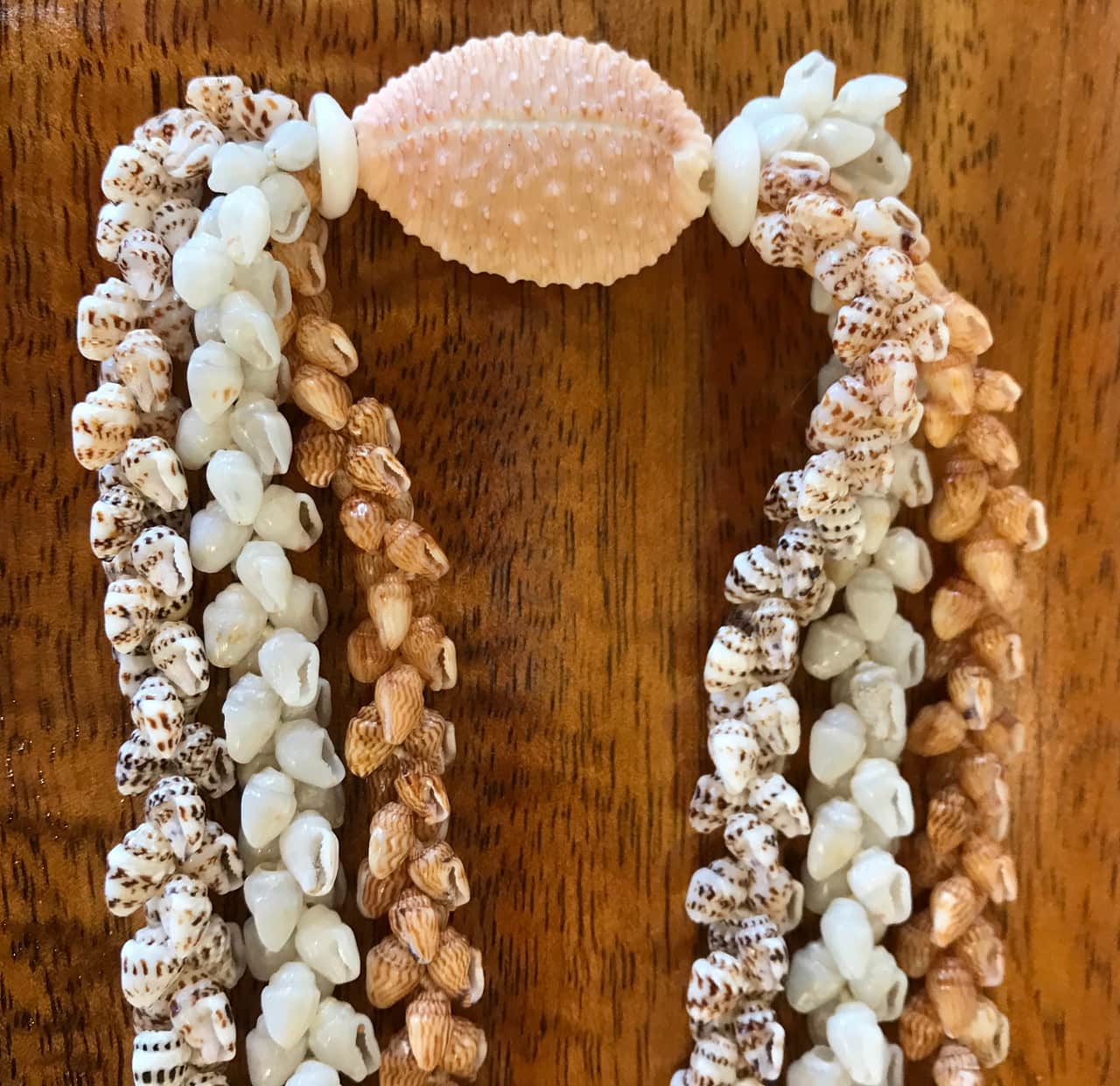 Niʻihau Collectors' Lei, 32