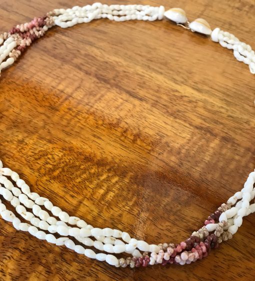 Ni'ihau Lei, 25" 4-Strand Laiki Kipona - Detail - PANJ1012