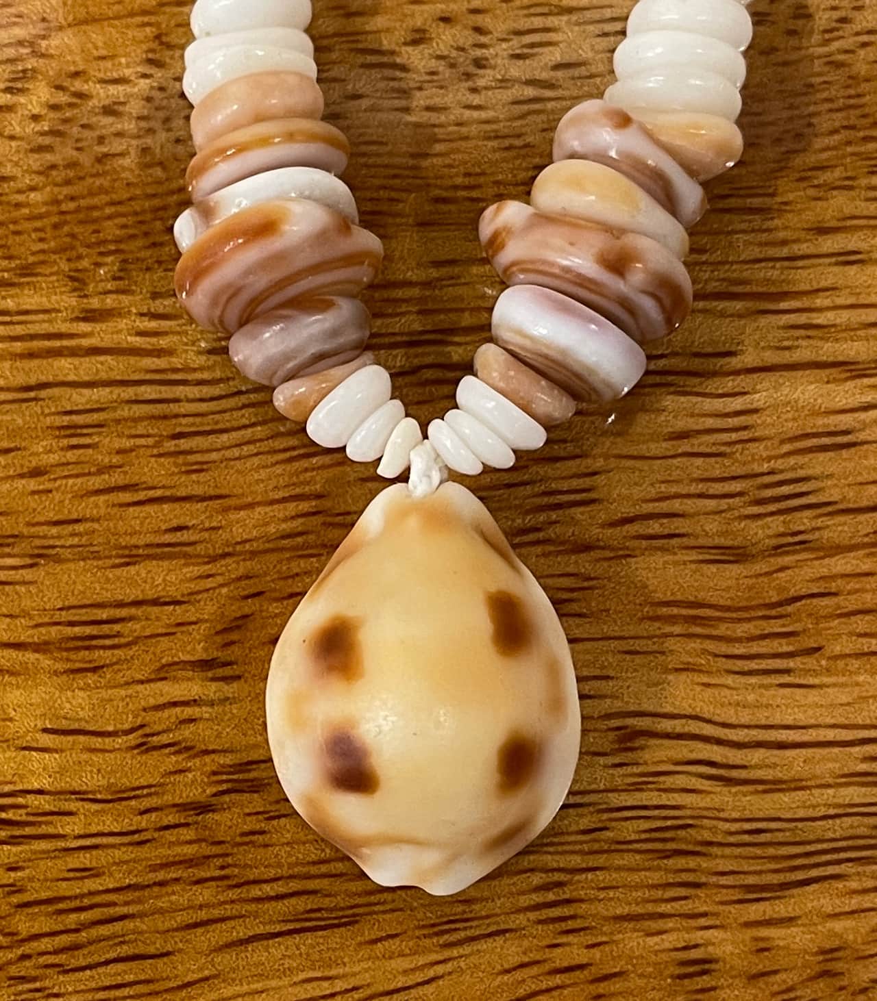 80's Hawaiin PUKA shell necklace - vintage authentic | Puka shell, Puka  shell necklace, Shell necklaces