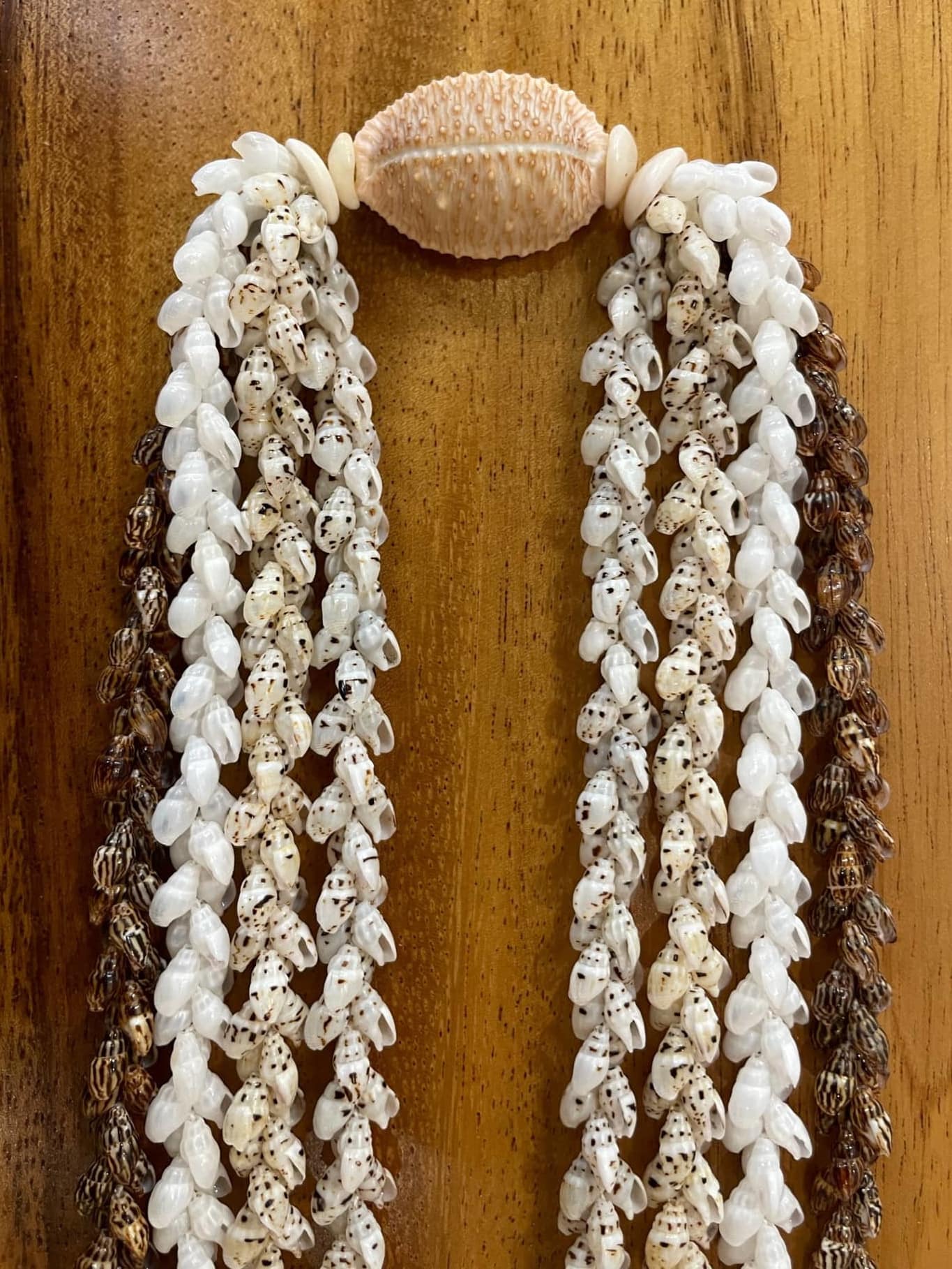 Niʻihau Collectors' Lei, 40