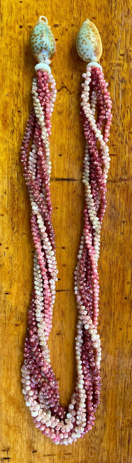 Ni‘ihau Lei, 19-Inch 5-Strand Kahelelani Kui Pololei