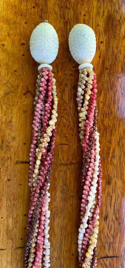 Ni‘ihau Collectors' Lei, 34-Inch 7-Strand Kui Pololei Kahelelani