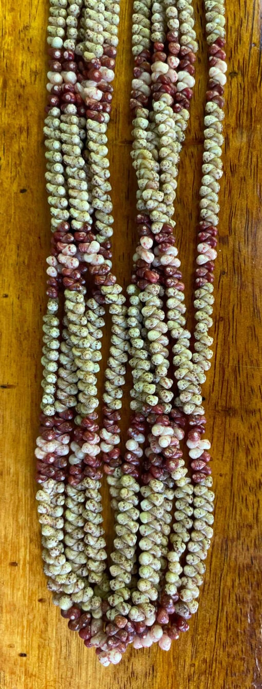 Ni‘ihau Lei, 19-Inch 5-Strand Kahelelani Kui Pololei Patch Patch