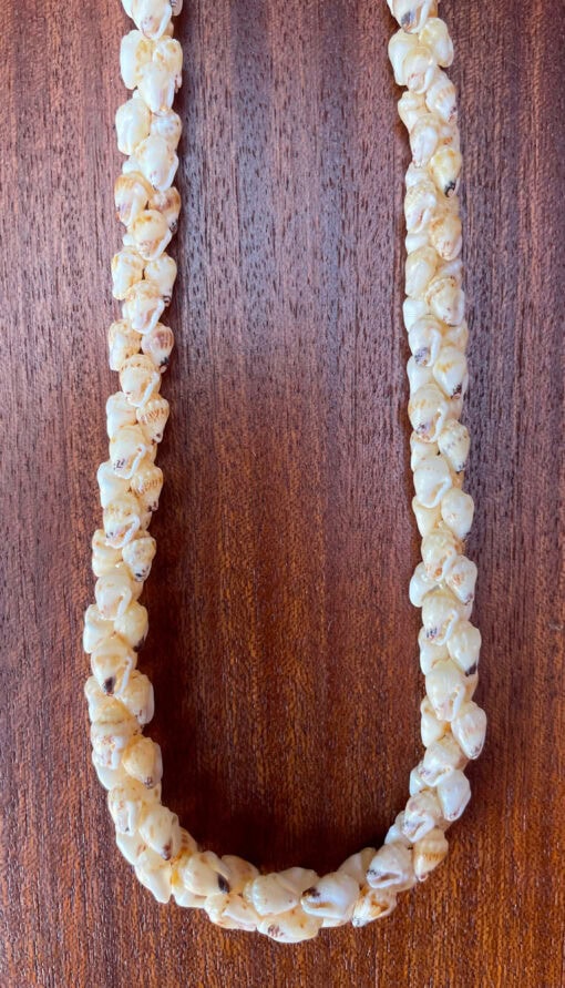 Ni‘ihau Lei, 19-Inch Momi Poepoe