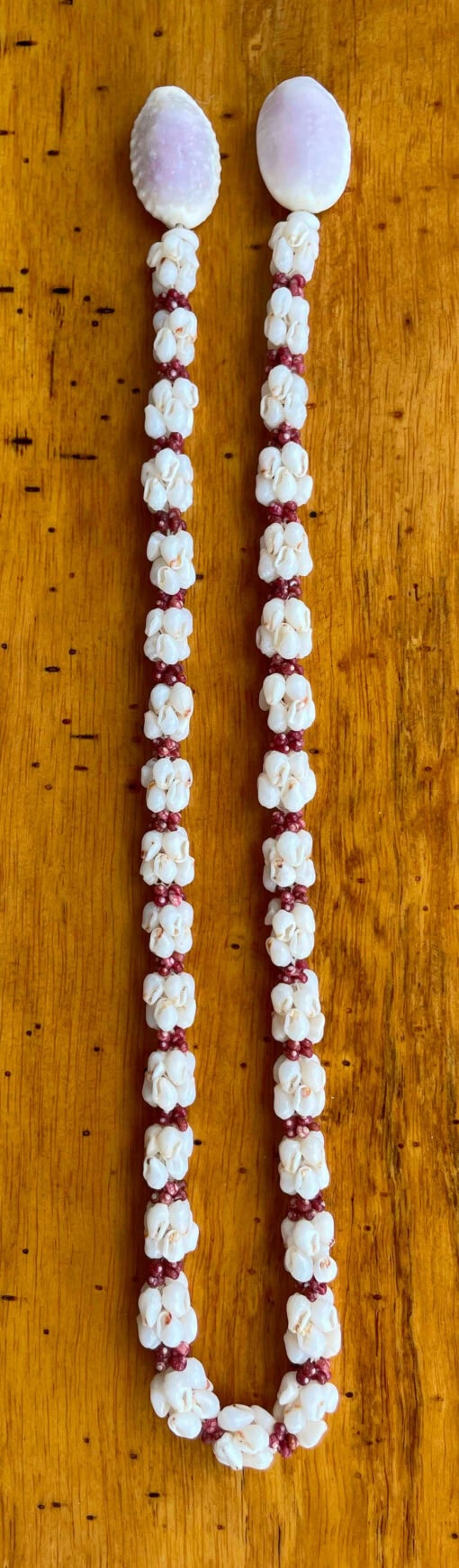 Ni‘ihau Lei, 21-Inch 4-Tie Crown Flower