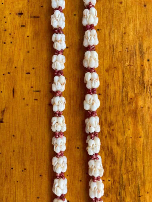 Ni‘ihau Lei, 21-Inch 4-Tie Crown Flower